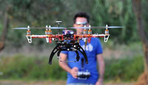I piccoli aerei chiamati ''droni'': a Bari c' chi insegna a farli volare