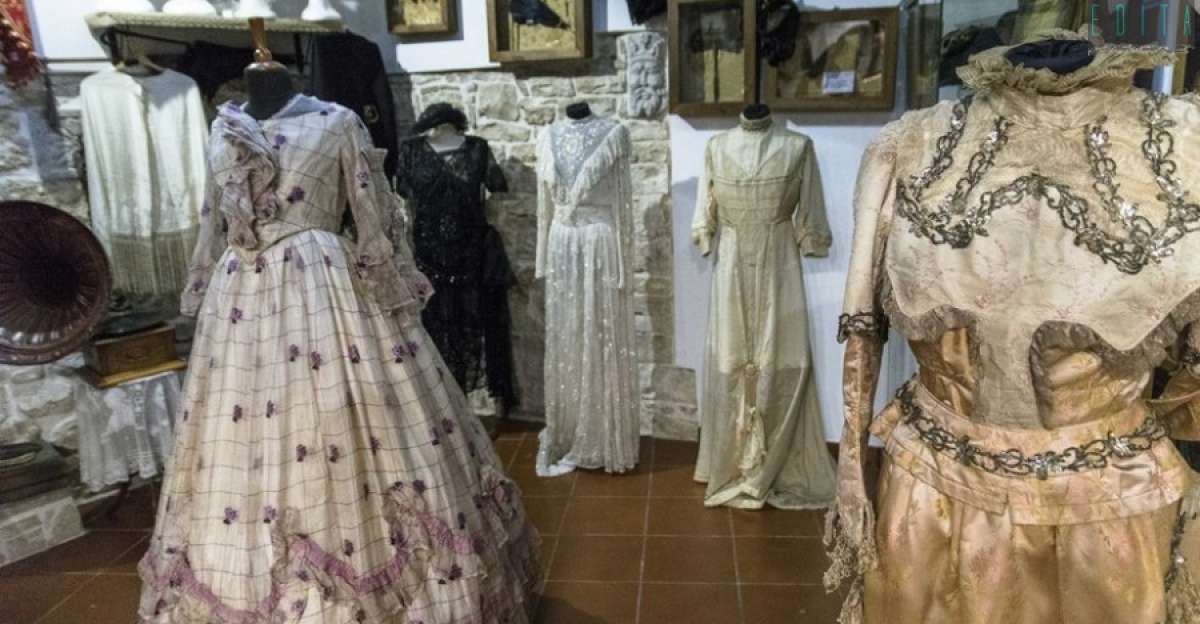 Acquaviva, in mostra raffinati abiti secolari: «Sono stati salvati dal  cassonetto» | Barinedita - Testata giornalistica online