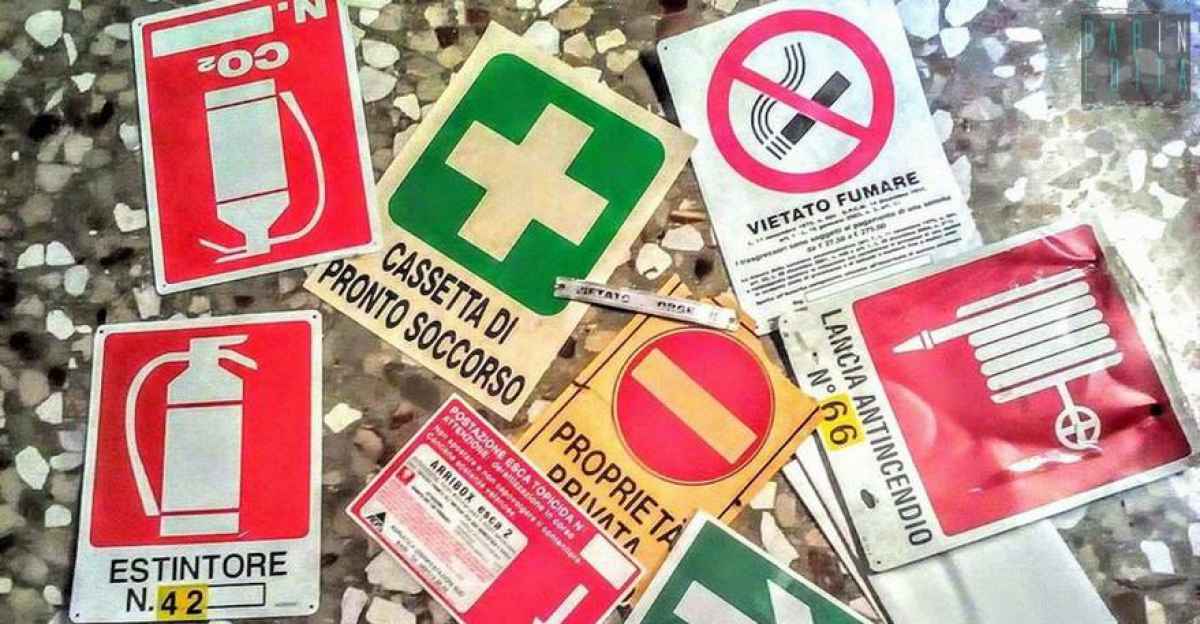 Adelfia, due ragazzi rubano e collezionano cartelli ...
