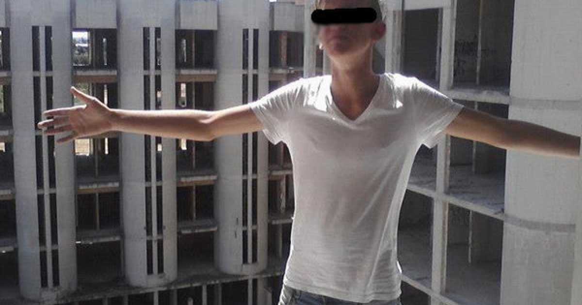 Mungivacca, nella clinica abbandonata ragazzi sfidano il pericolo: le foto