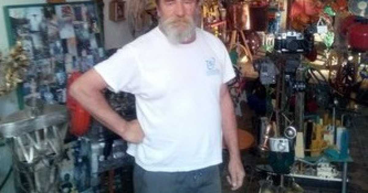 Il molfettese Vito, l'ex metalmeccanico che crea sculture da oggetti riciclati