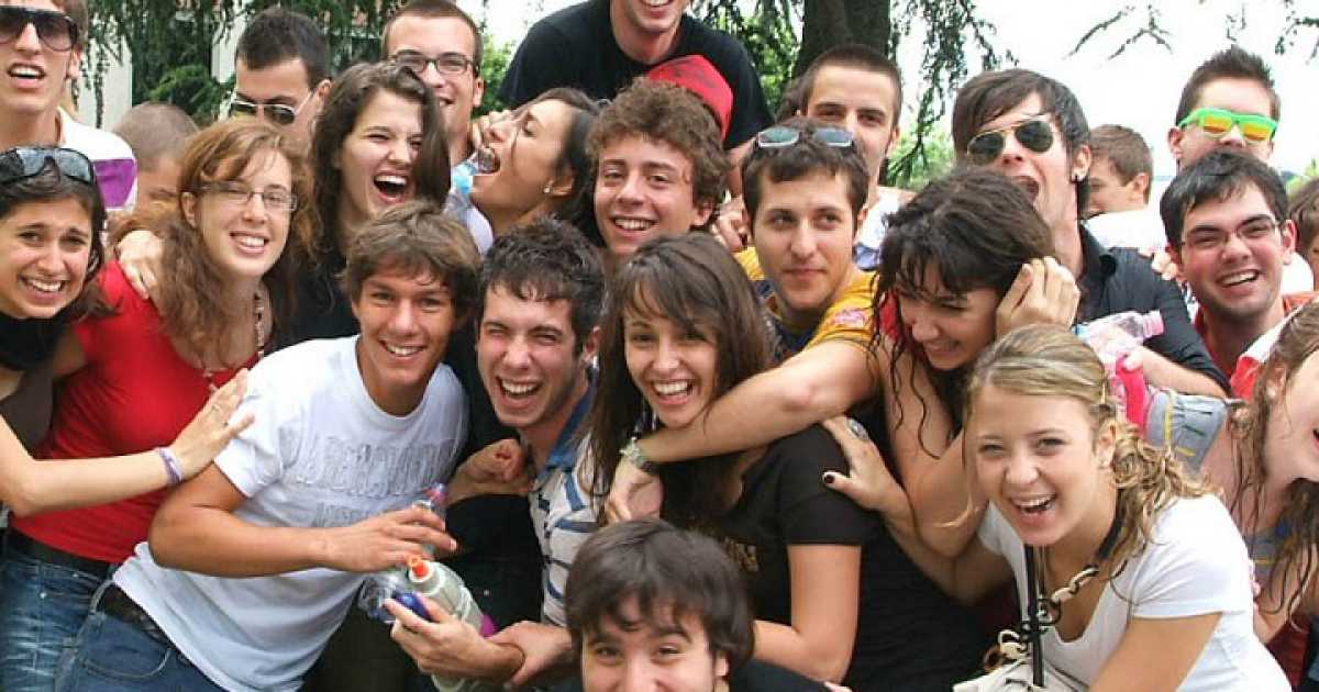 Da ''sei un cane'' a ''fighisstoppiss'': � il linguaggio dei teenager baresi