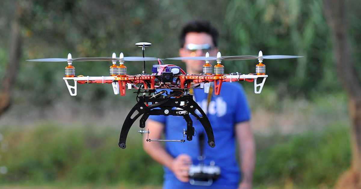 I piccoli aerei chiamati ''droni'': a Bari c'� chi insegna a farli volare