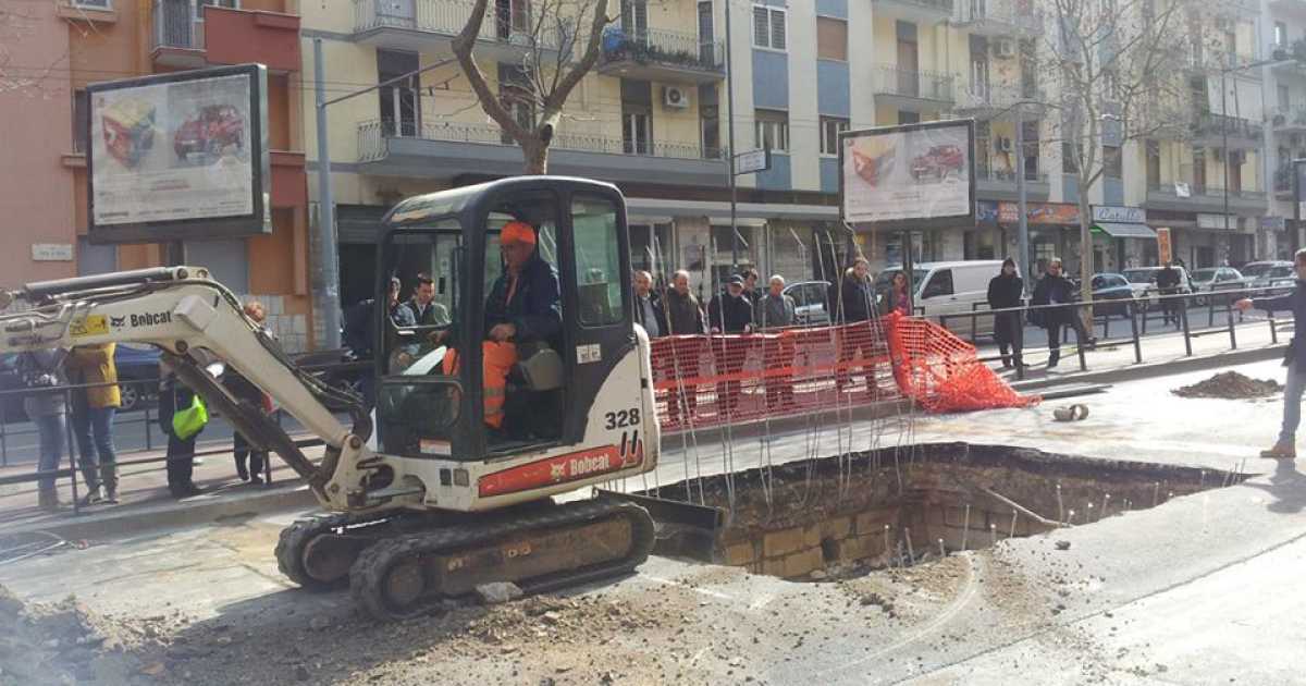 Voragine in viale Unit� d'Italia: ecco cosa c'� sotto la strada