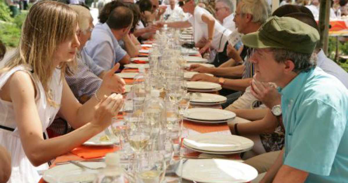 Idea da guinness: una tavolata di 2 km per unire Palese e Santo Spirito
