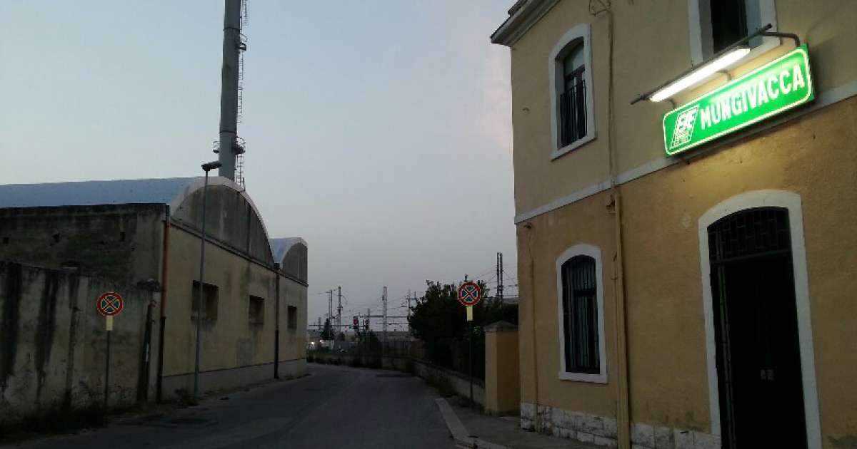I ''margini'' di Bari: all'ombra dell'Ikea fabbriche, chiese, ex discoteche