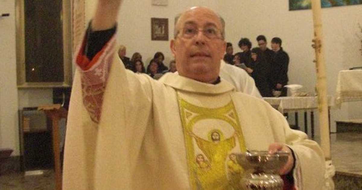Don Mario, l'esorcista pi� famoso di Bari: messe da 5 ore ''contro i demoni''