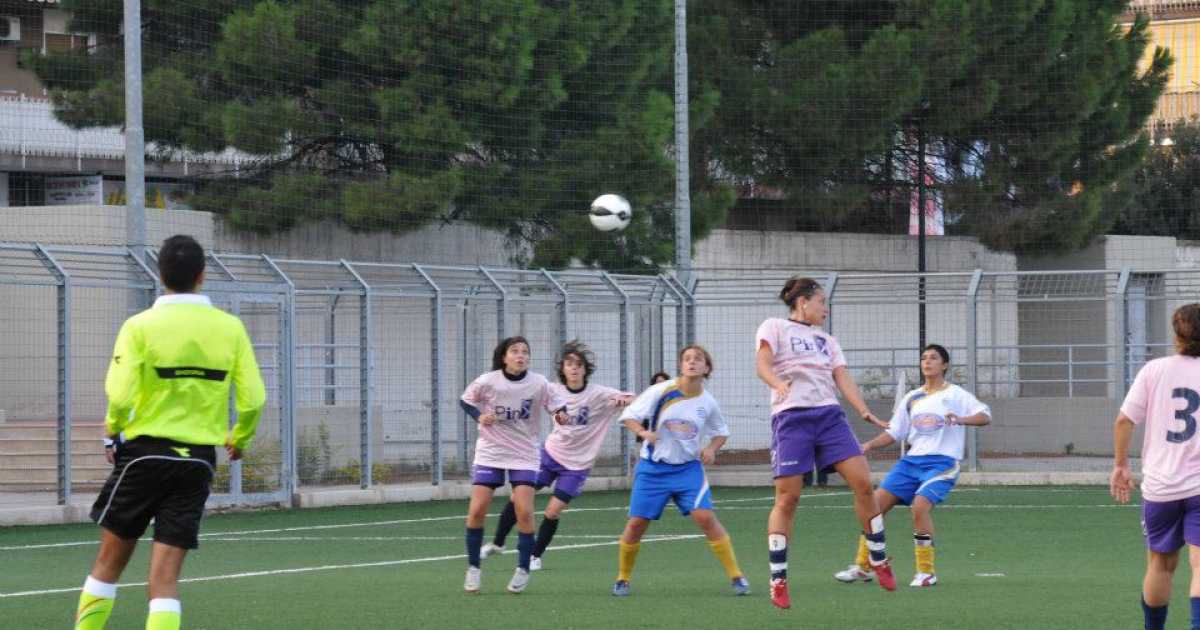 Scuole calcio e successi sportivi: il "pallone" al femminile � realt�