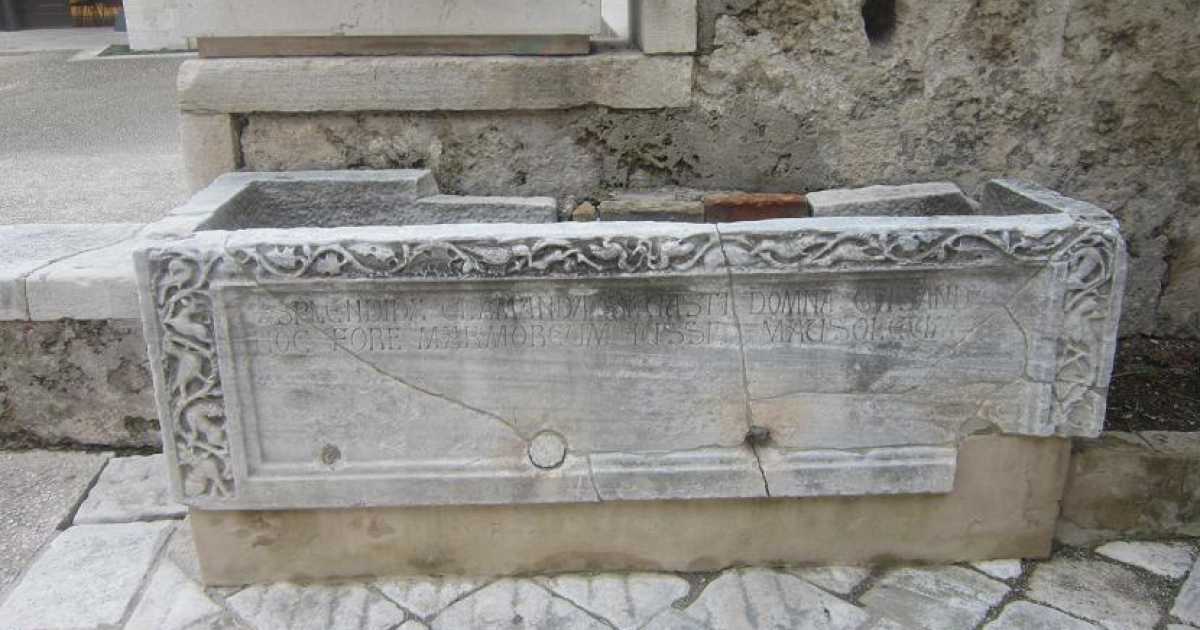 Castello Svevo, c'� un tesoro medioevale abbandonato nel cortile