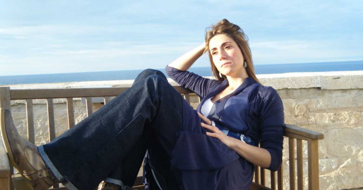 Teodora Mastrototaro, poetessa: �Tra artista e opera d'arte c'� amore fisico�