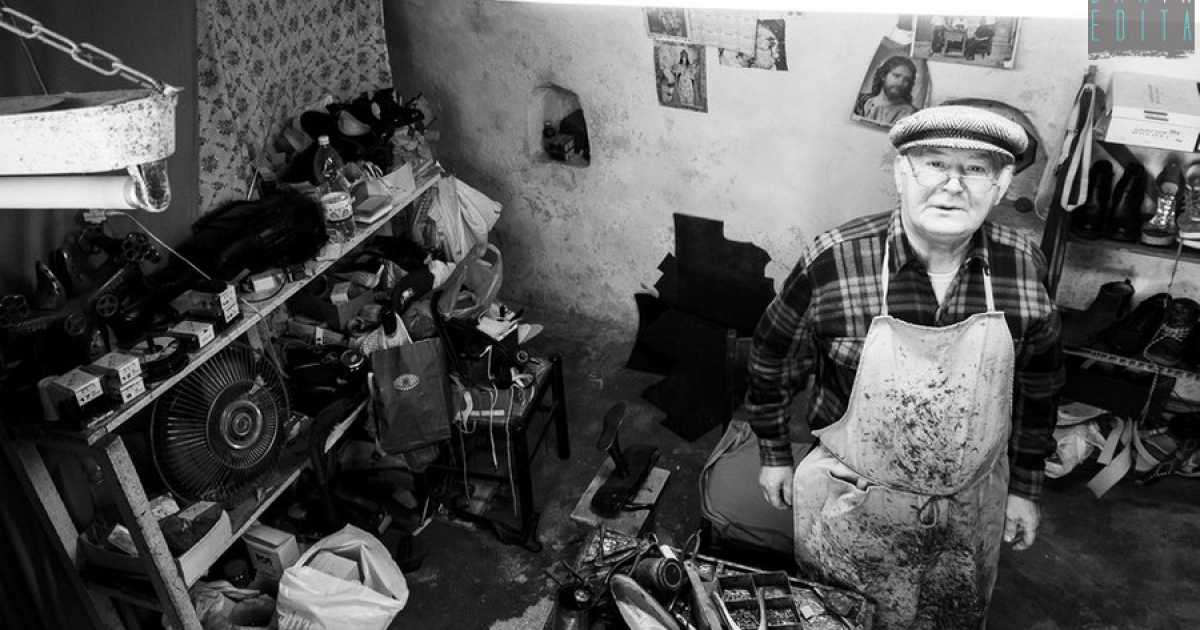 Grumo, nella bottega del calzolaio Antonio: l� dove il tempo sembra essersi fermato