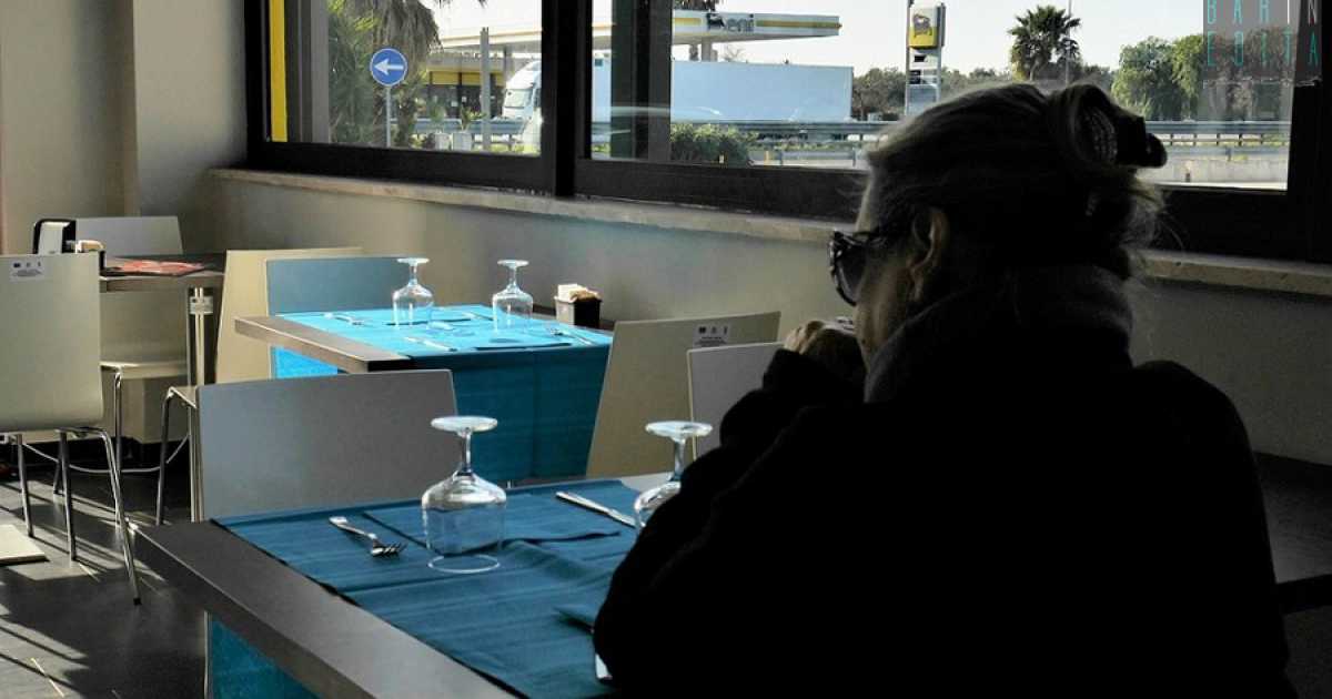 Il ''pomeriggio da paura'' di una barese: in 20 minuti subisce incidente e rapina