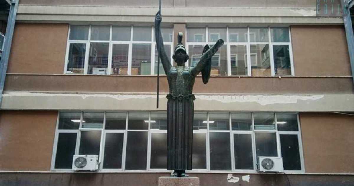 Universit� e scaramanzie: �Ti vuoi laureare? Non fissare la statua di Minerva�