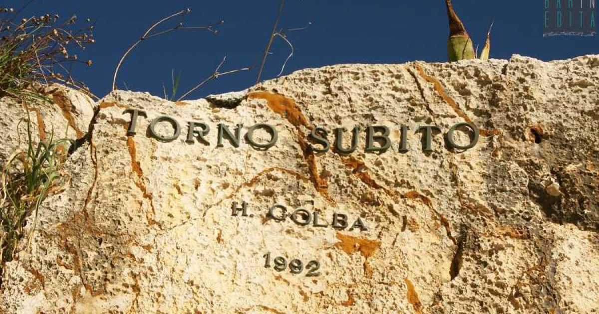 Polignano, ''torno subito'': quella scritta misteriosa incastonata a Cala Paura