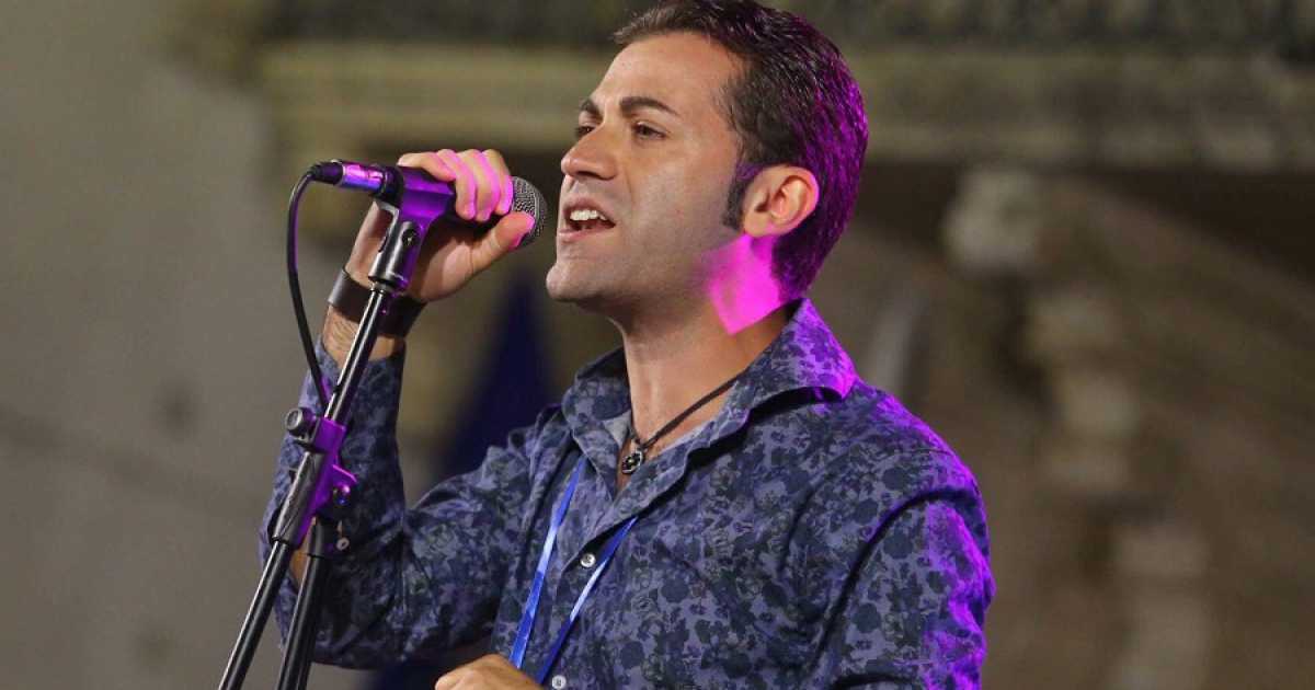L'infermiere Roberto De Frenza: �Con le mie ''Maschere'' vado alla conquista di Sanremo rock�