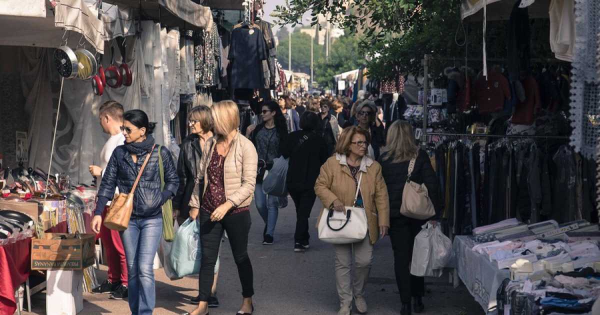 Bari, per Natale aperture straordinarie di quattro mercati rionali