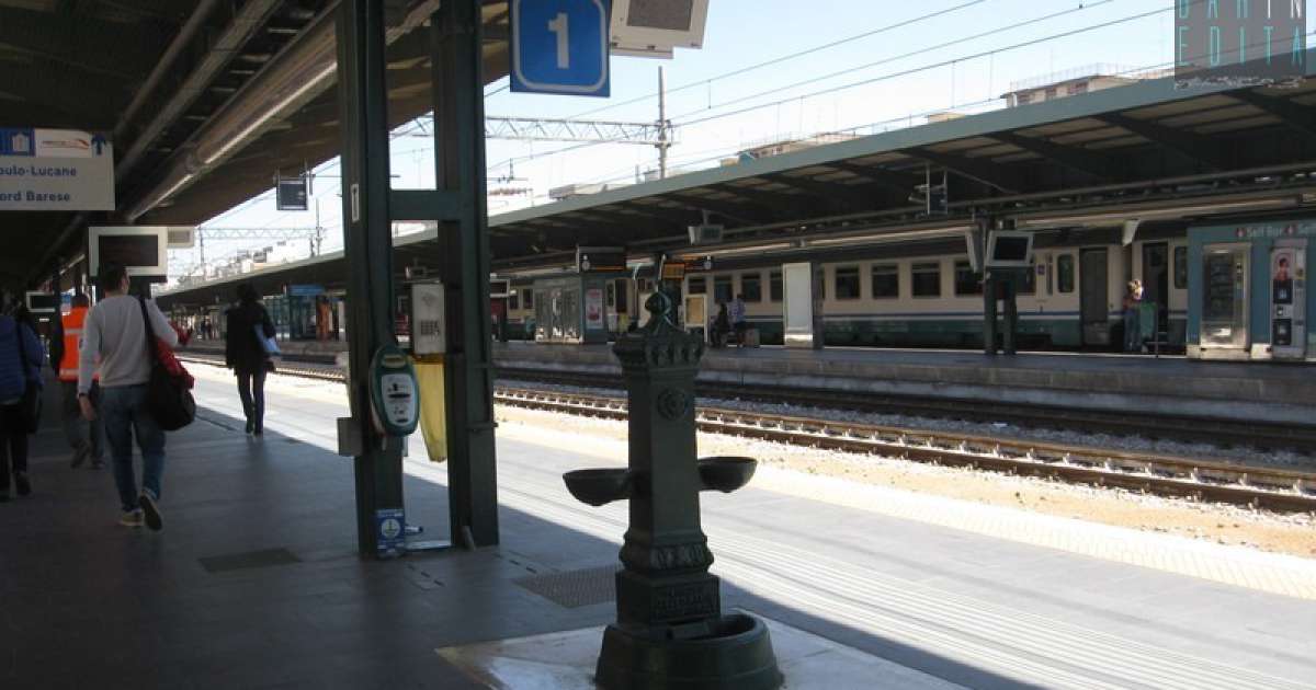 Coronavirus, in Puglia treni e bus extraurbani con orari ridotti