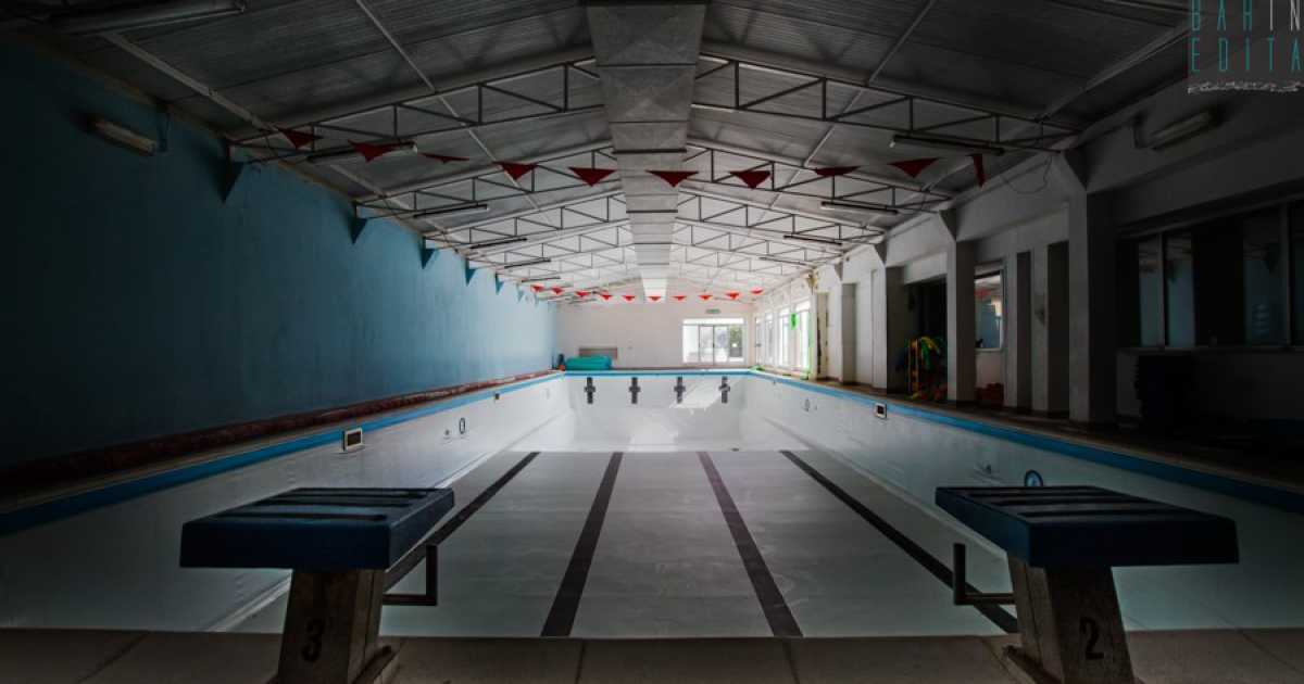 Una vasca vuota profonda 3 metri e mezzo: � ci� che resta della storica "Acquaviva Nuoto"