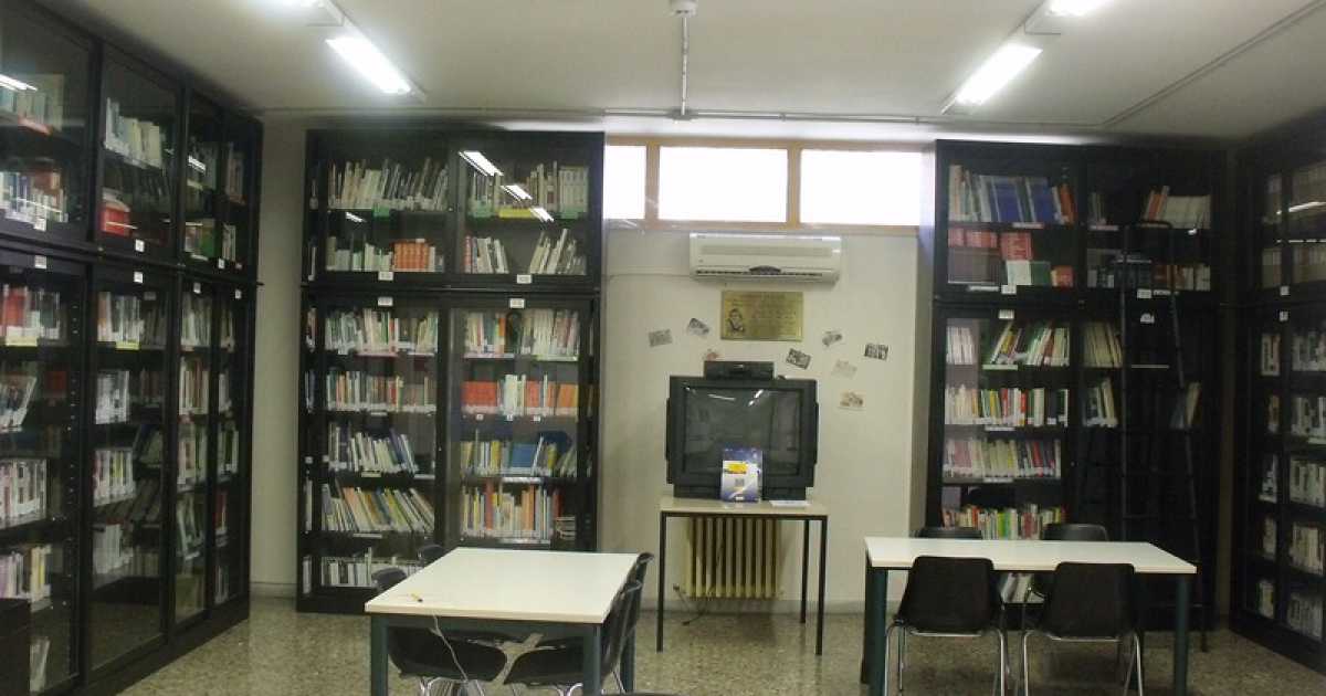 Biblioteche di quartiere: 15mila di libri, ma nessuno li pu� leggere