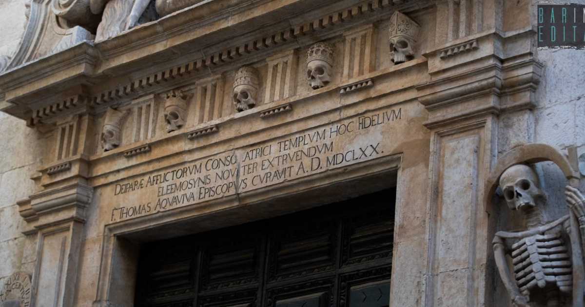 Scheletri, teschi e reliquie: � la lugubre ma affascinante chiesa del Purgatorio di Bitonto 
