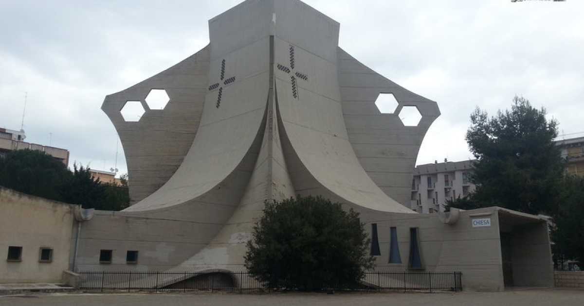 Bari, la ''chiesa di Goldrake'' dopo 43 anni si rif� il look ''spaziale''