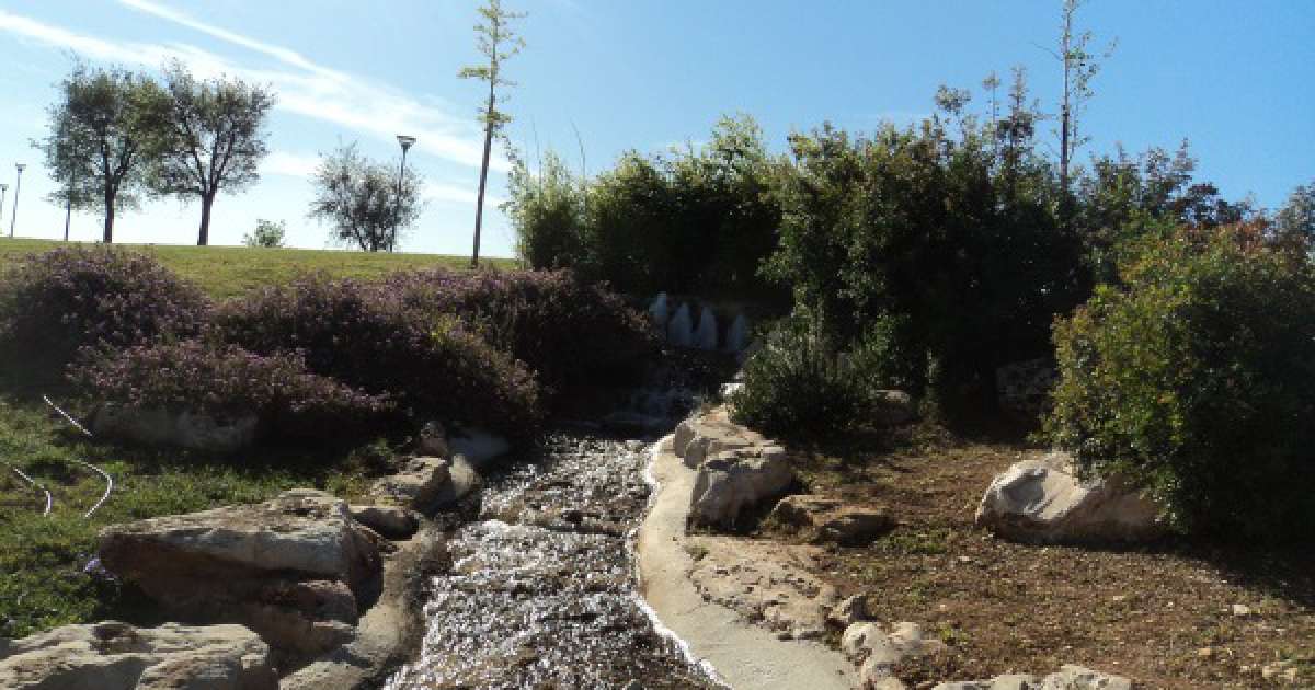 Percorso ginnico, verde, ruscelli: c'� un parco intorno all'aeroporto