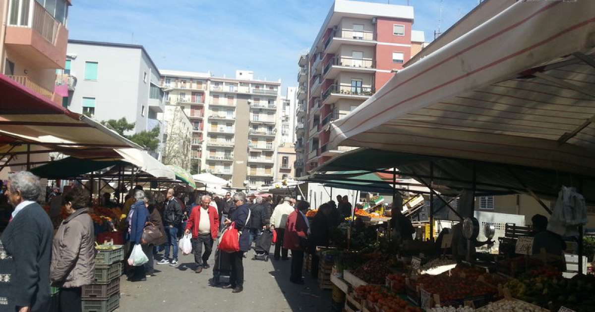 I mercati rionali all'aperto: ne sono rimasti due, tra paura e nostalgia