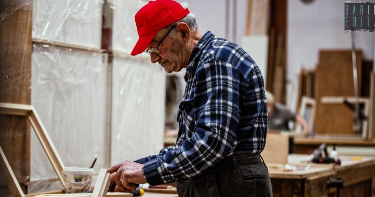 La storia di Gaspare, 85enne falegname barese: �Continuo a lavorare il legno con le mie mani�