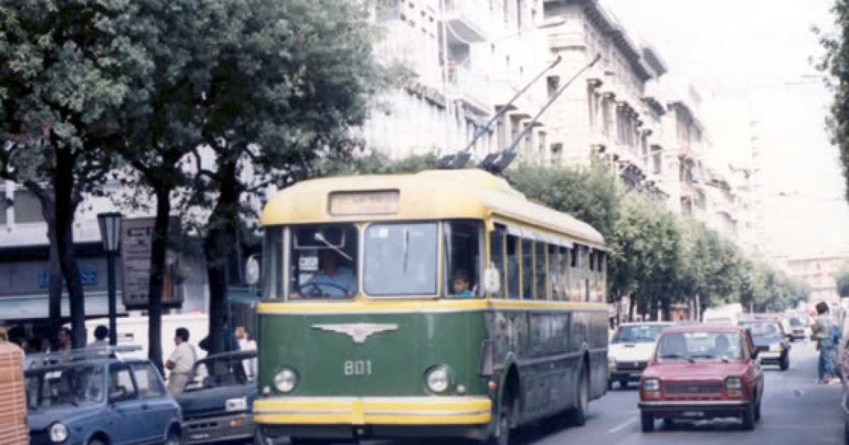 Filobus, tanti proclami ma i mezzi non partono: non c'� nessuno in grado di guidarli