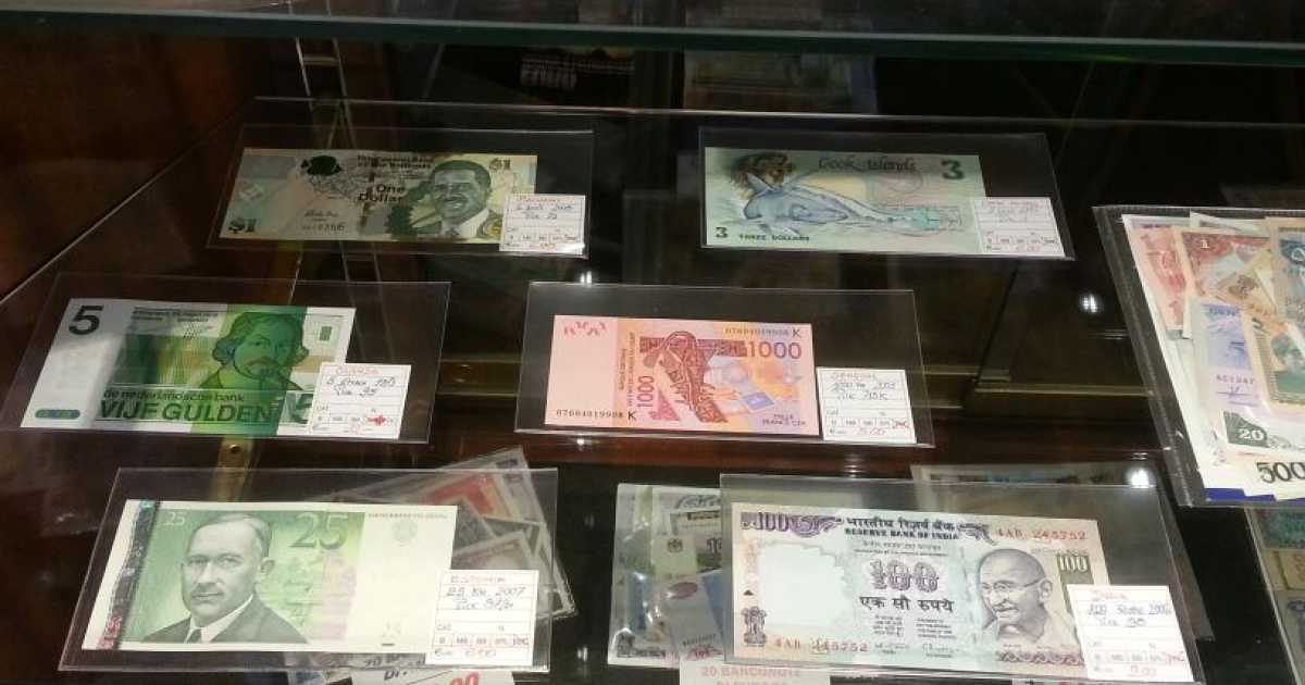 Filatelia e numismatica, antica passione: �Ma a Bari non c'� cultura�