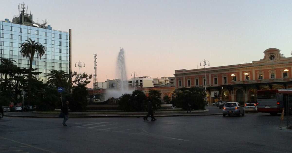 Clochard, ubriaconi, parcheggiatori: la Stazione ritrovo degli ''ultimi''