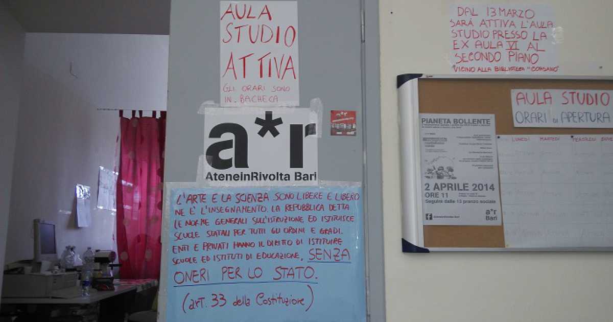 ''AteneInRivolta'': in un'aula universitaria libero studio e prodotti biologici