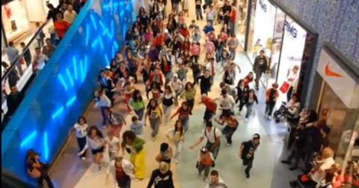 Flashmob, da New York anche a Bari: come nasce il fenomeno