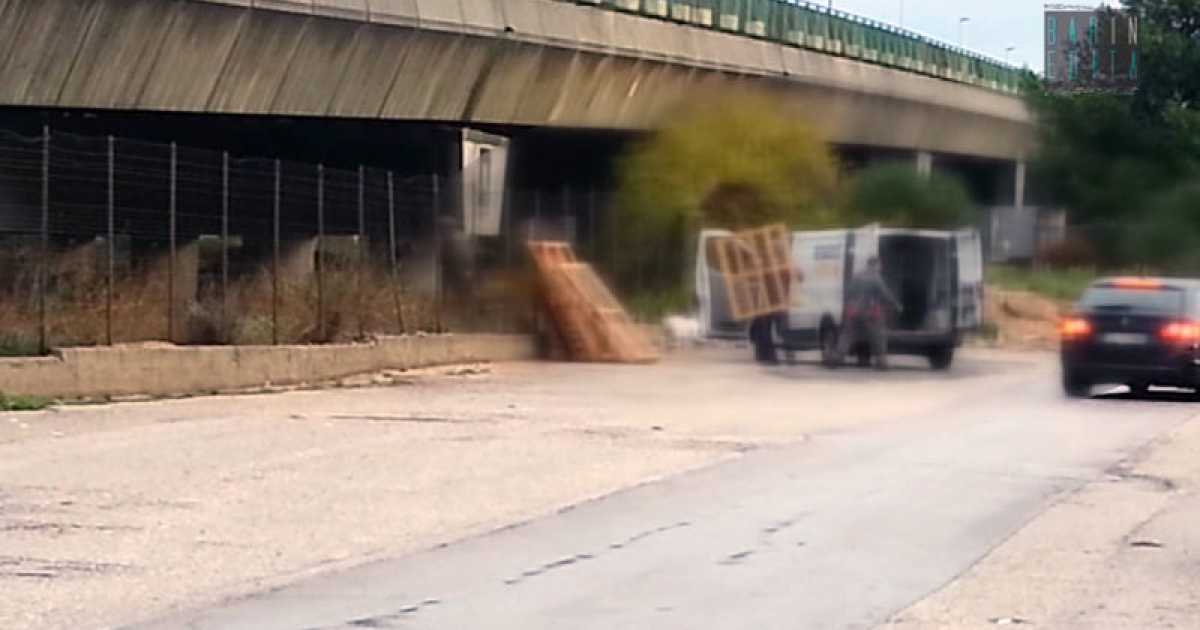 Japigia, colti sul fatto: ecco chi butta i rifiuti sotto il ponte. Video