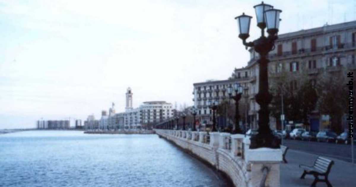 Bari, � il Lungomare il luogo simbolo della citt�: sconfitti San Nicola e Petruzzelli