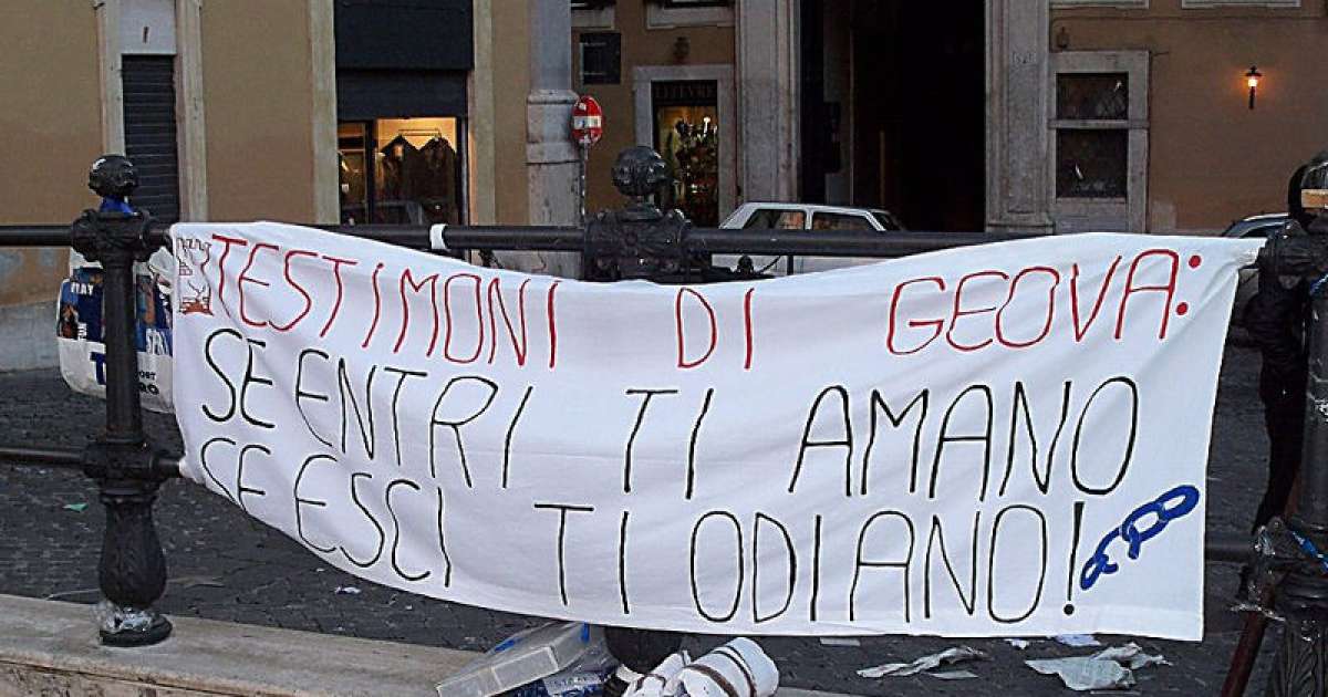Fratello fa causa ai capi dei Testimoni di Geova: sono stato discriminato