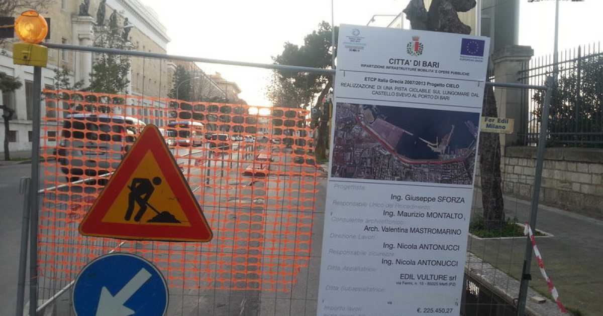 Pista ciclabile sul lungomare, il progettista corregge Decaro