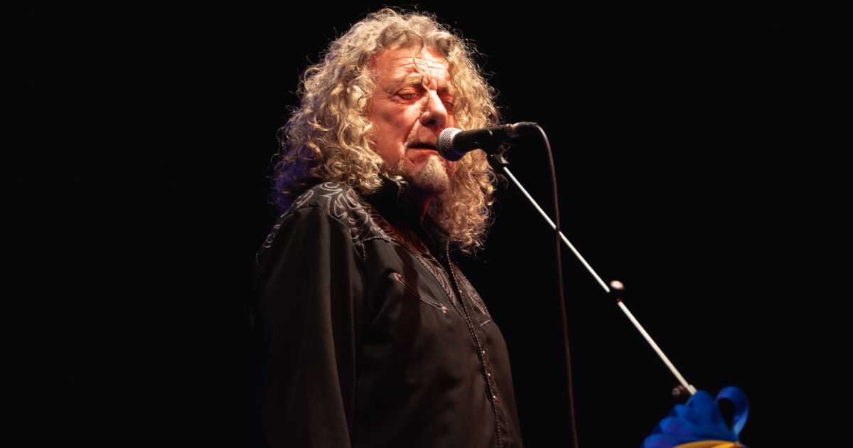 Robert Plant a Bari: il cantante dei Led Zeppelin in concerto sulla rotonda della Fiera 