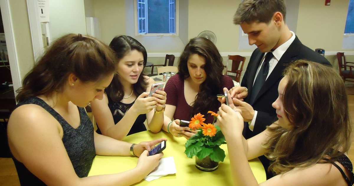 I giovani non si propongono pi� agli editori: �Persi nei cellulari, non hanno nulla da raccontare�