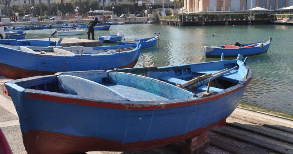 Il gozzo, antica e colorata barca a remi: �Una moglie per i pescatori�