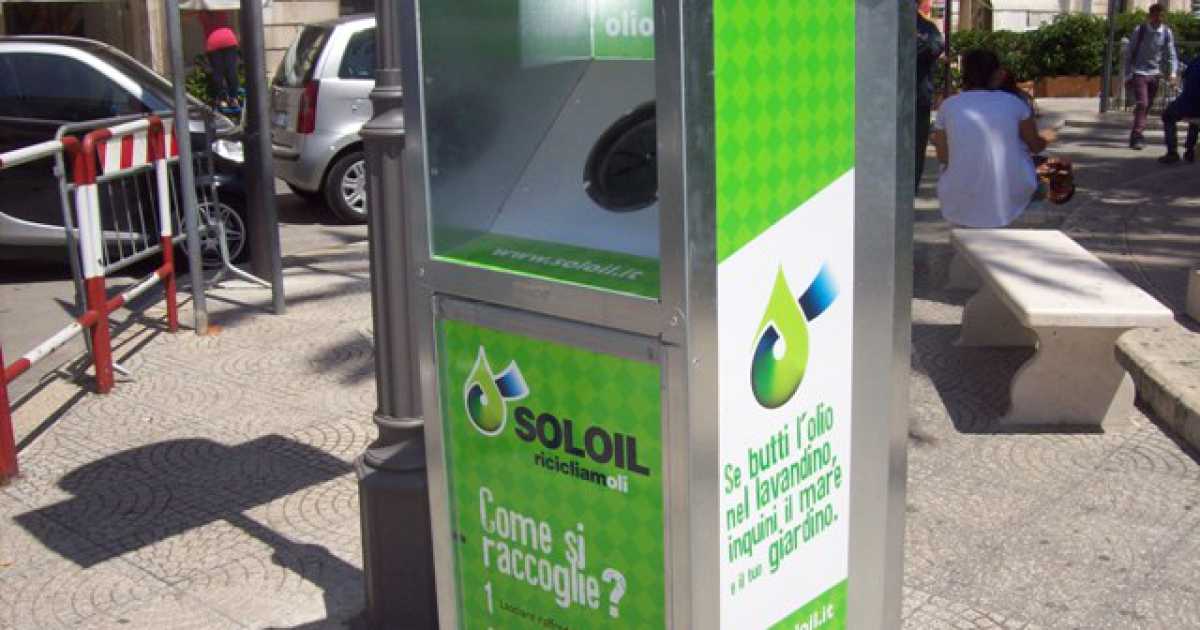 ''Non buttarlo nel lavandino'': l'olio ha la sua raccolta differenziata
