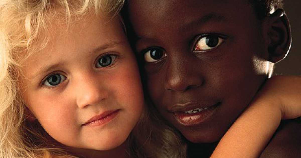 I colori del mondo: �Aiutiamo ad adottare un bambino�. E non � facile