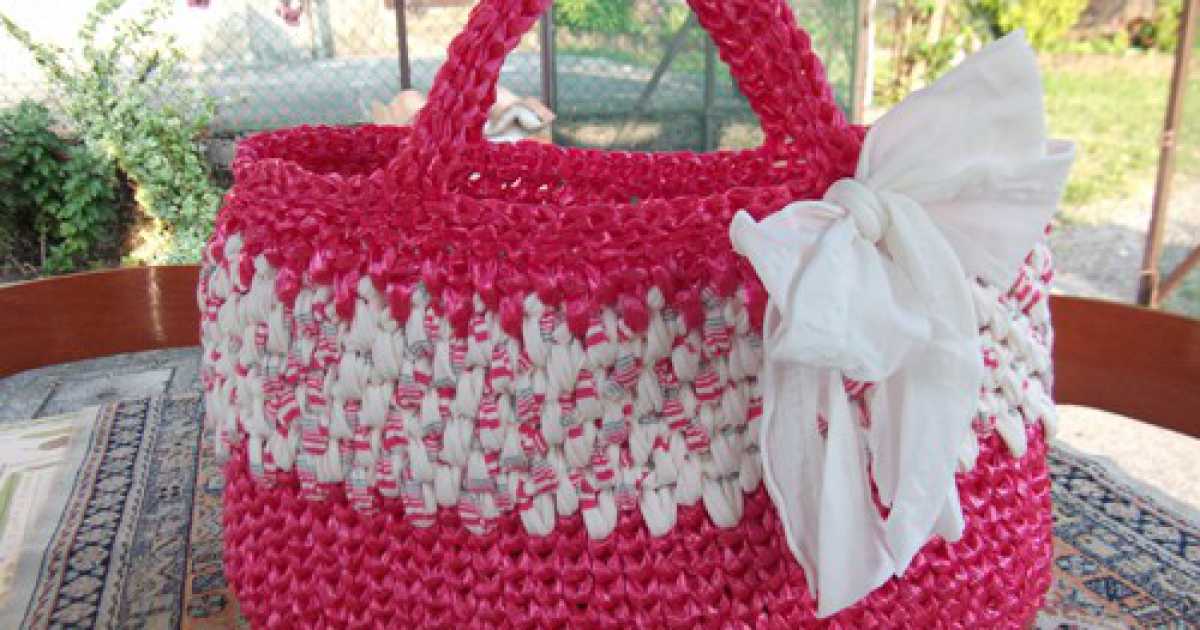 Borse fatte a mano: tra le ragazze torna di moda l'uncinetto