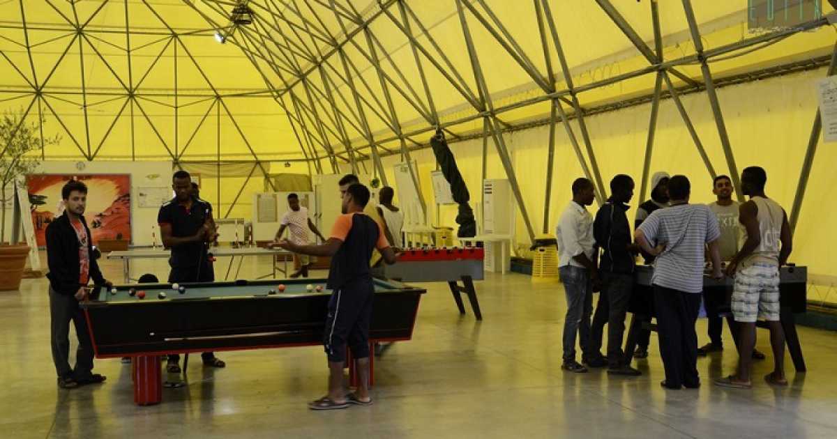 Profughi. N� lager n� albergo, alla scoperta del Cara di Bari: �Qui ci annoiamo�