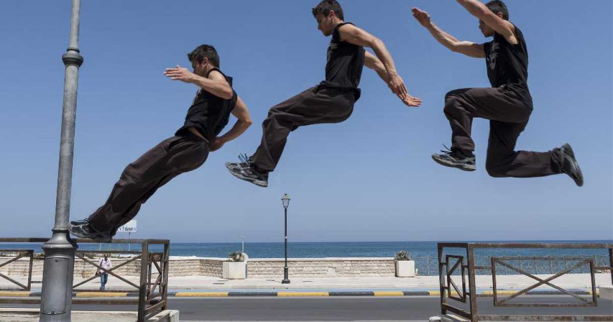 Arrampicate sui muri, salti e acrobazie: il parkour made in Puglia