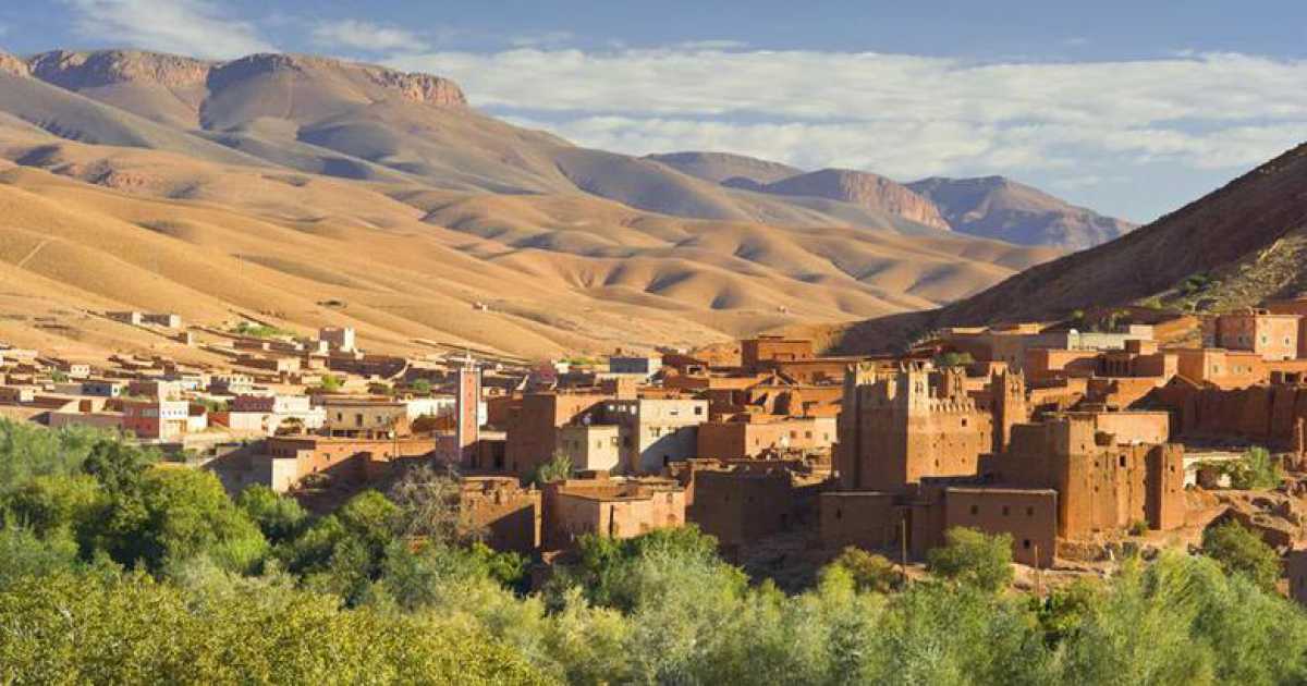 Quell'oasi nel deserto ai confini tra Algeria e Marocco: � il campo nomade di Erfoud