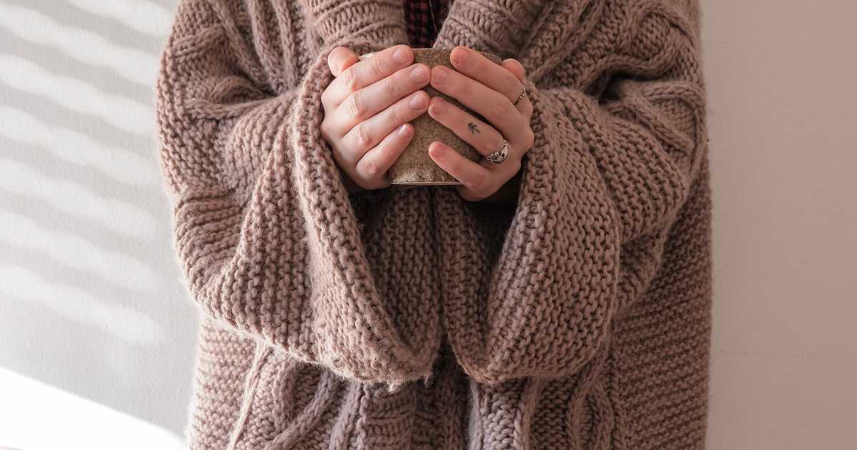 Maglione vs Felpa: le caratteristiche dei due capi messe a confronto