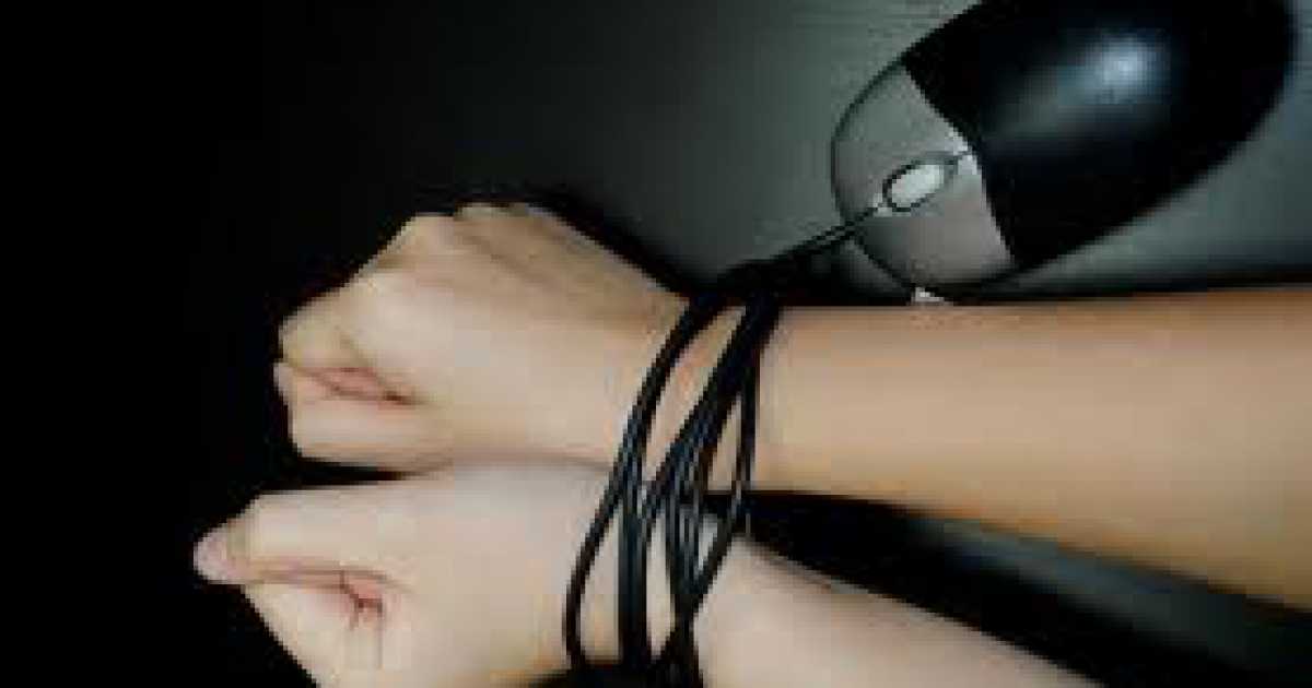 Ammalarsi di digitale: come si diventa autistici del web. Il caso Ruzzle
