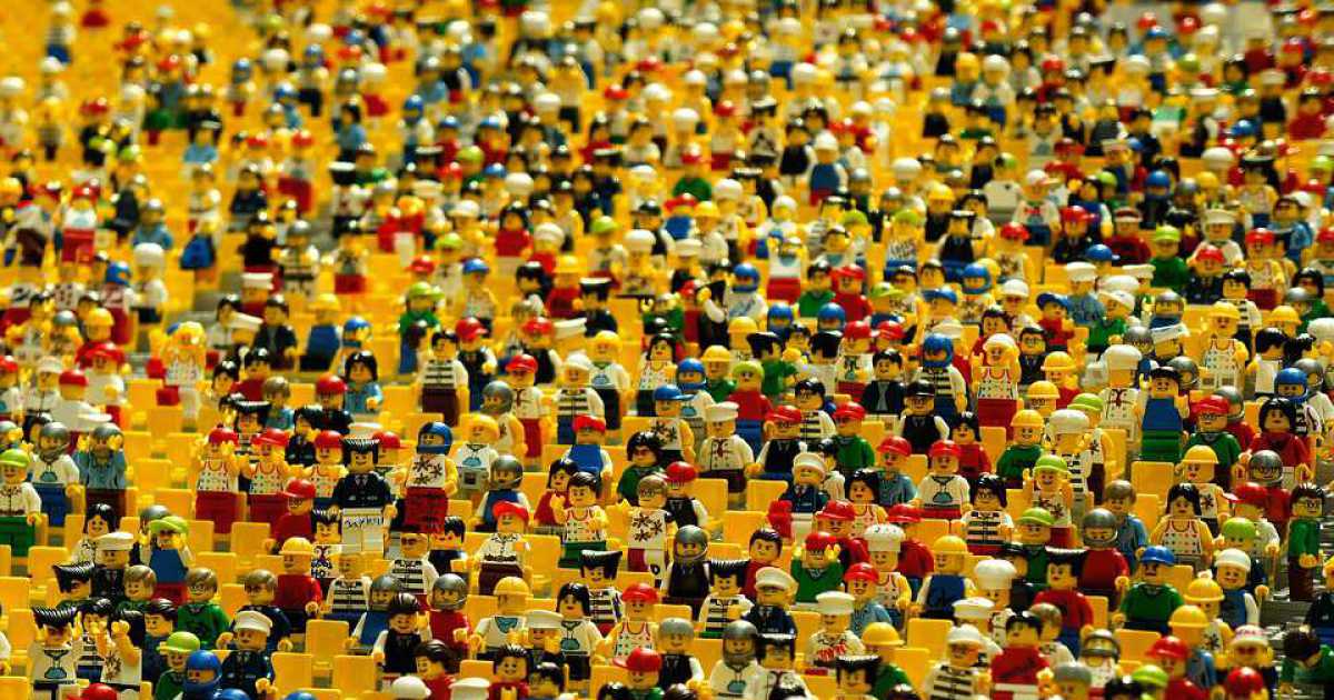 Lo street artist "Pao" disegner� murales a Bari: protagonisti i personaggi della Lego