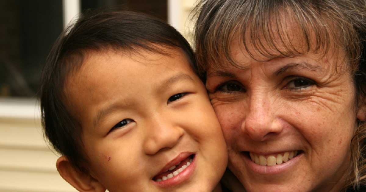 Figli adottivi, la ricerca dei genitori naturali passa da Facebook